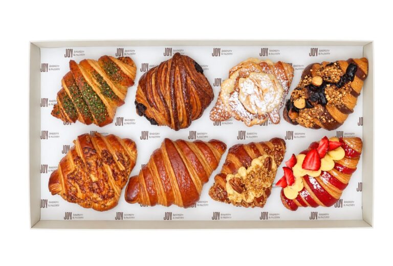 Mix Croissant (Box of 8)