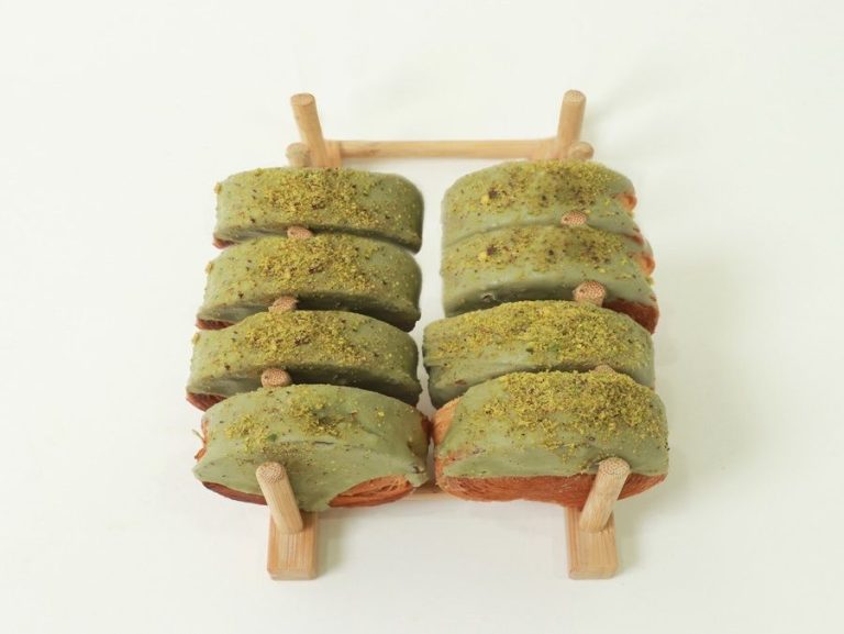 Pistachio New York Roll