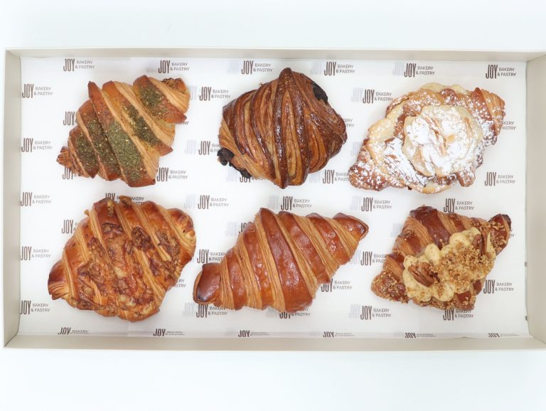 Mix Croissant (Box of 8)