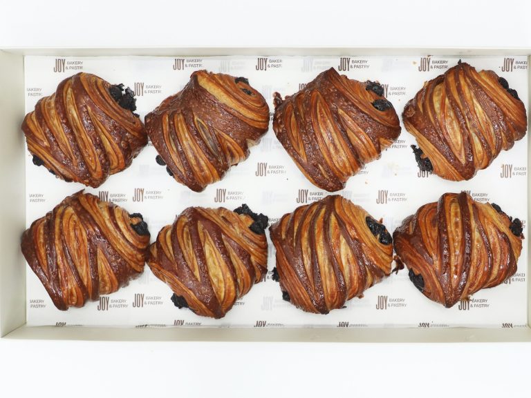 Pain Au Chocolat (Box of 8)